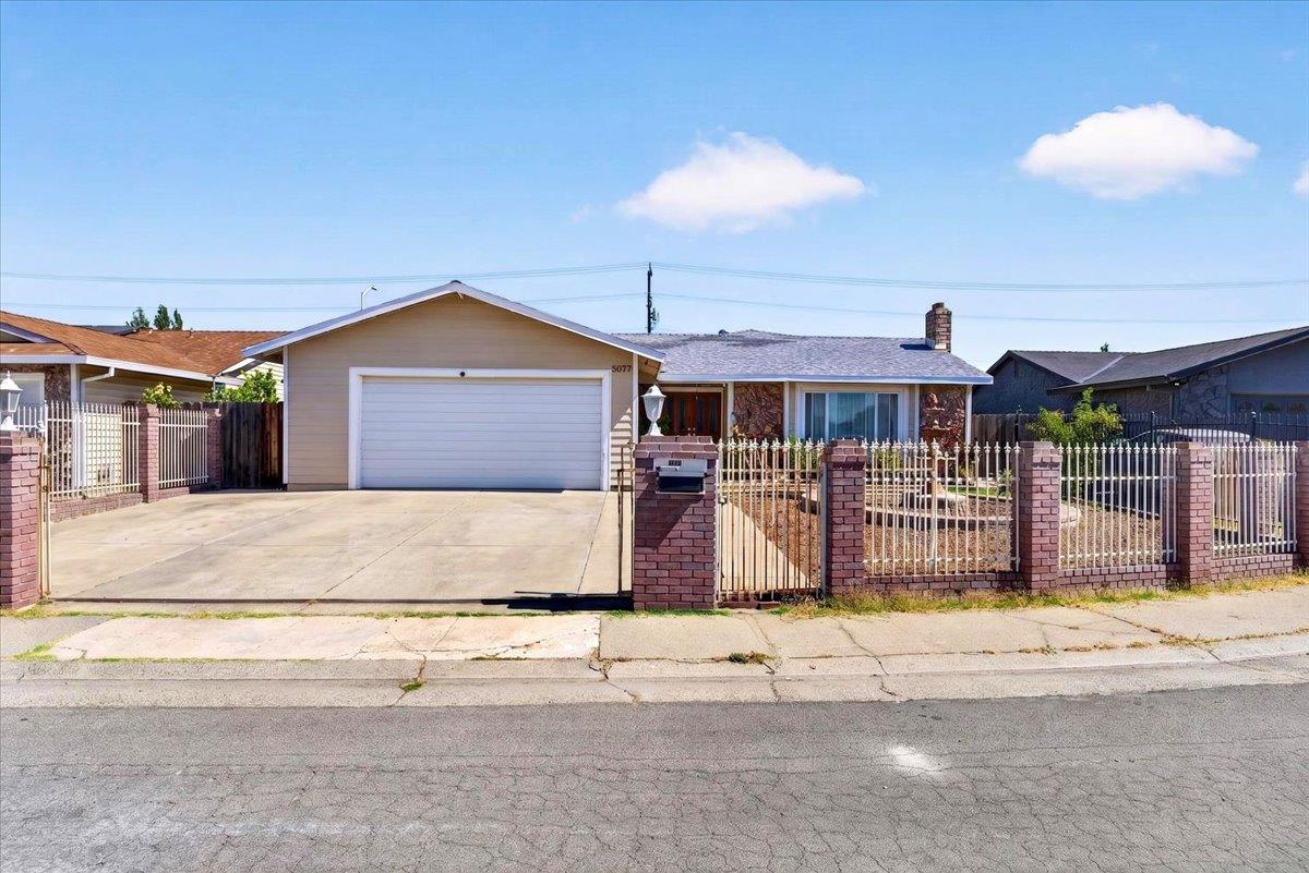 8277 Southfields Circle — photo