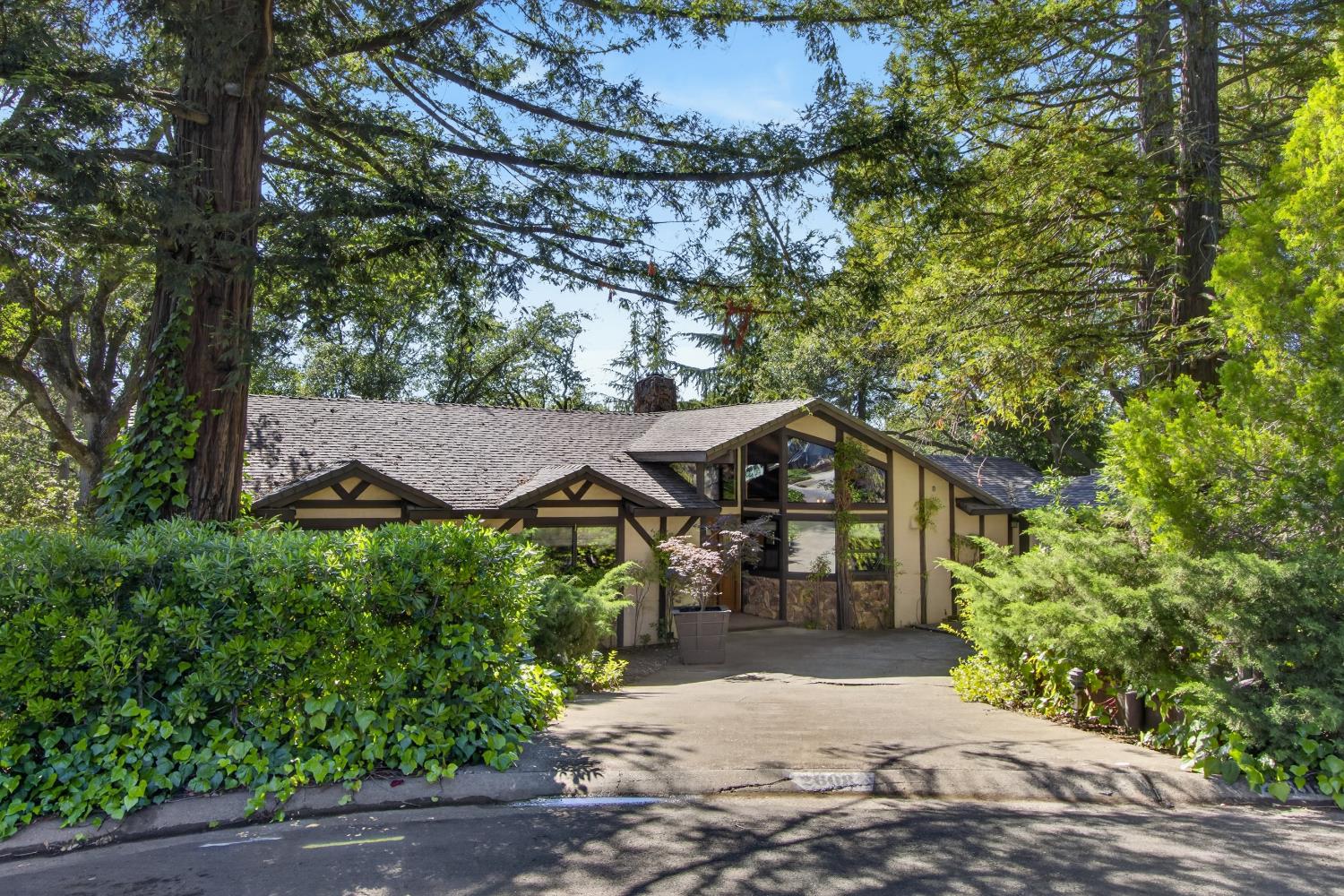 2608 Willowdale Drive — photo
