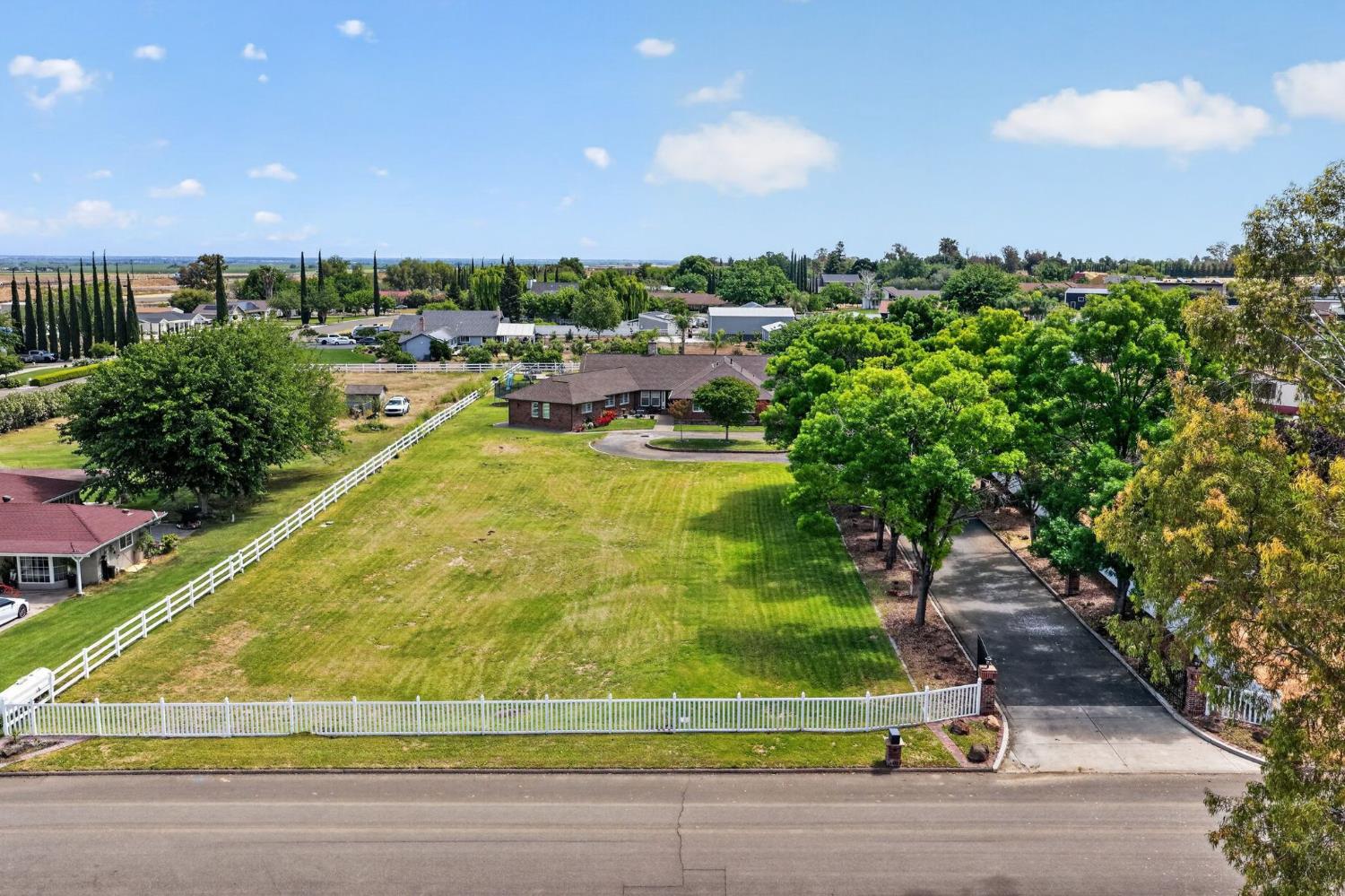 34672 Bernard Road — photo