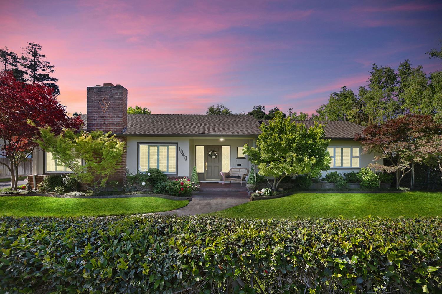 1040 Willora Road — photo