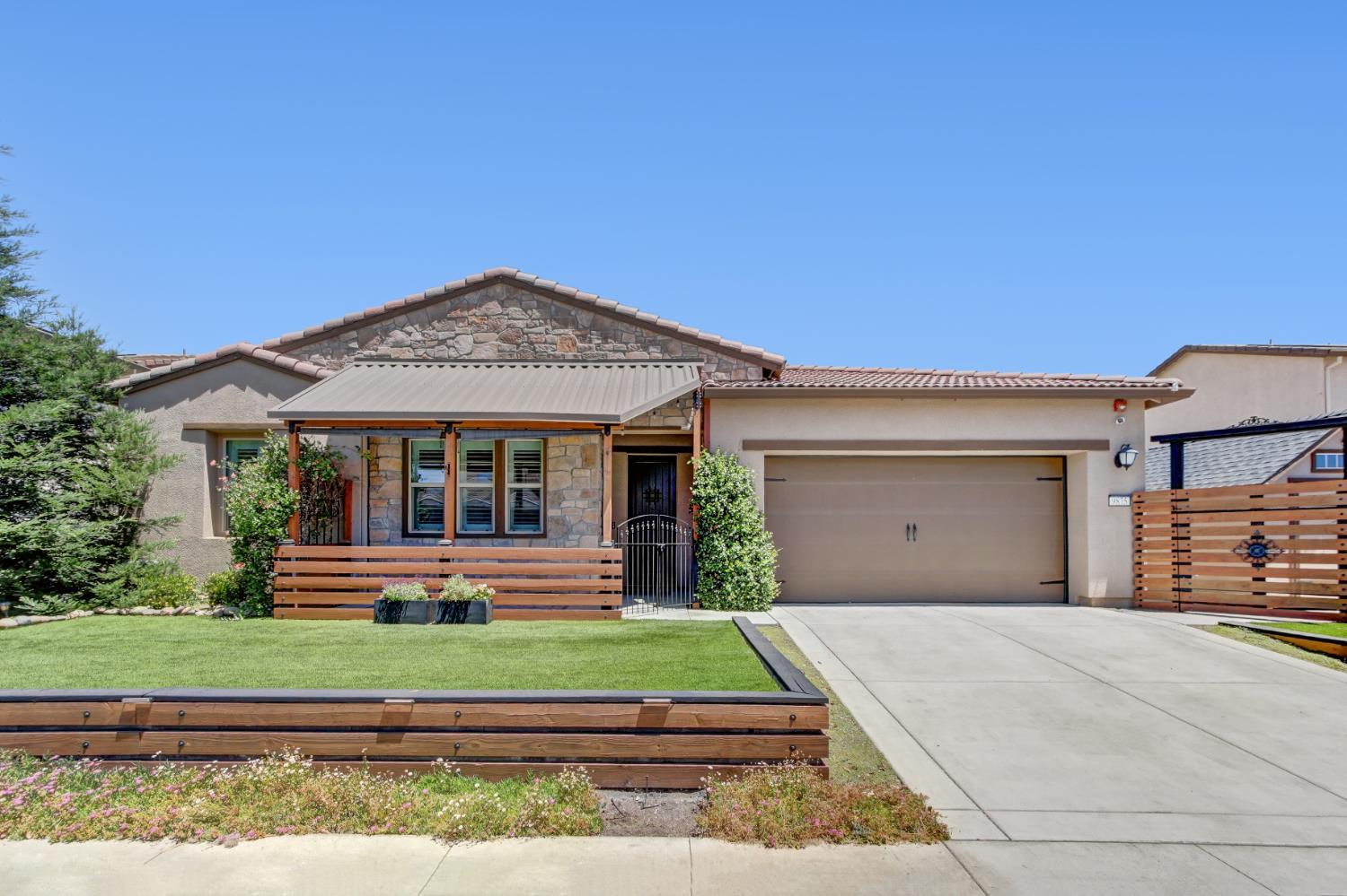 9875 Clyde Ingalsbe Street — photo