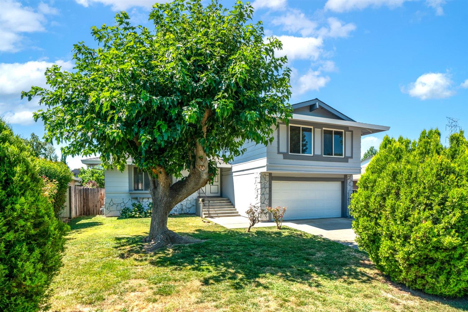 924 Regatta Drive — photo