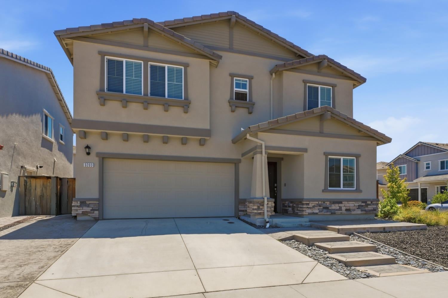 3203 Huntington Street — photo