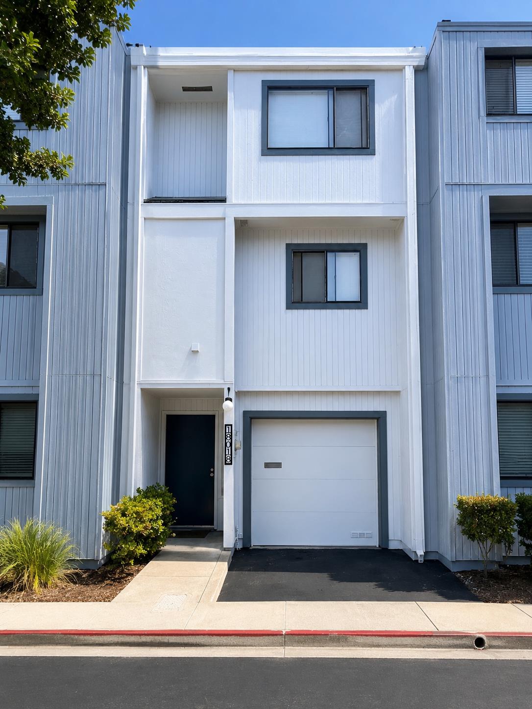18018 Castlewood Court — photo
