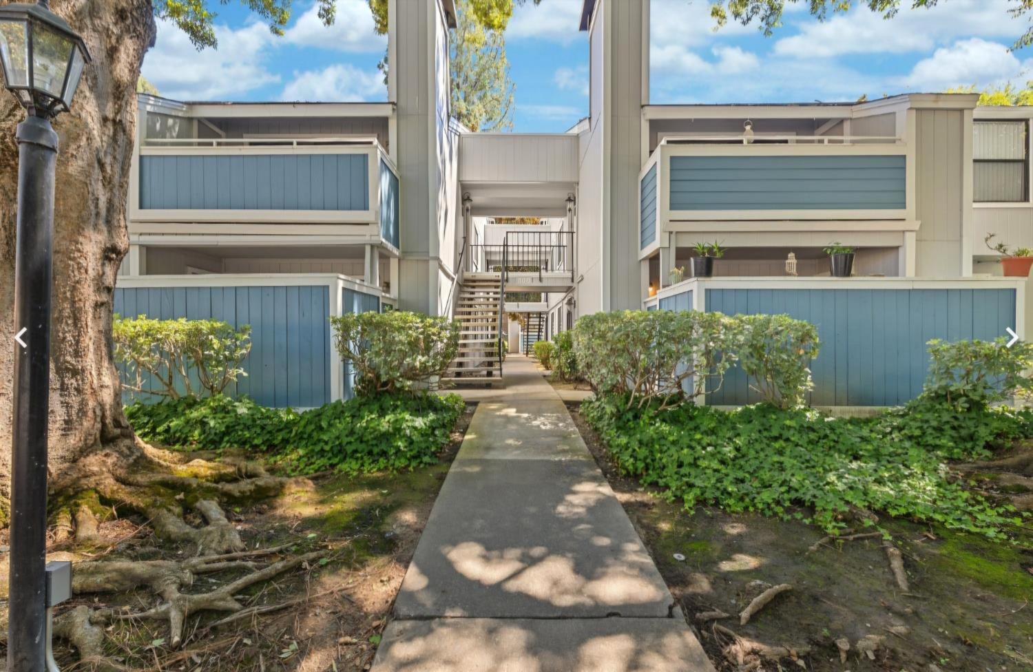 500 Del Verde Circle 1 — photo