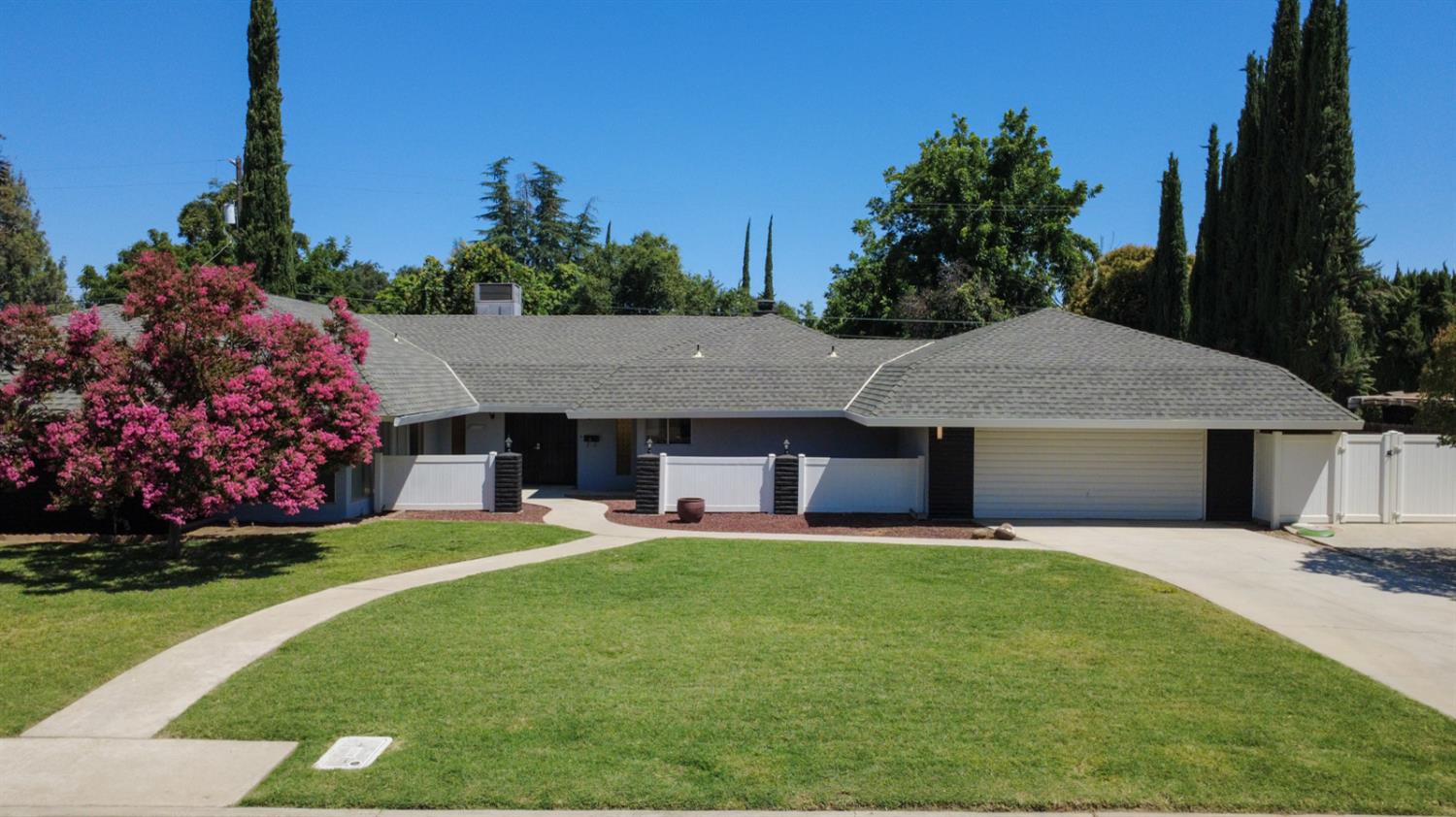 1011 Oregon Drive — photo