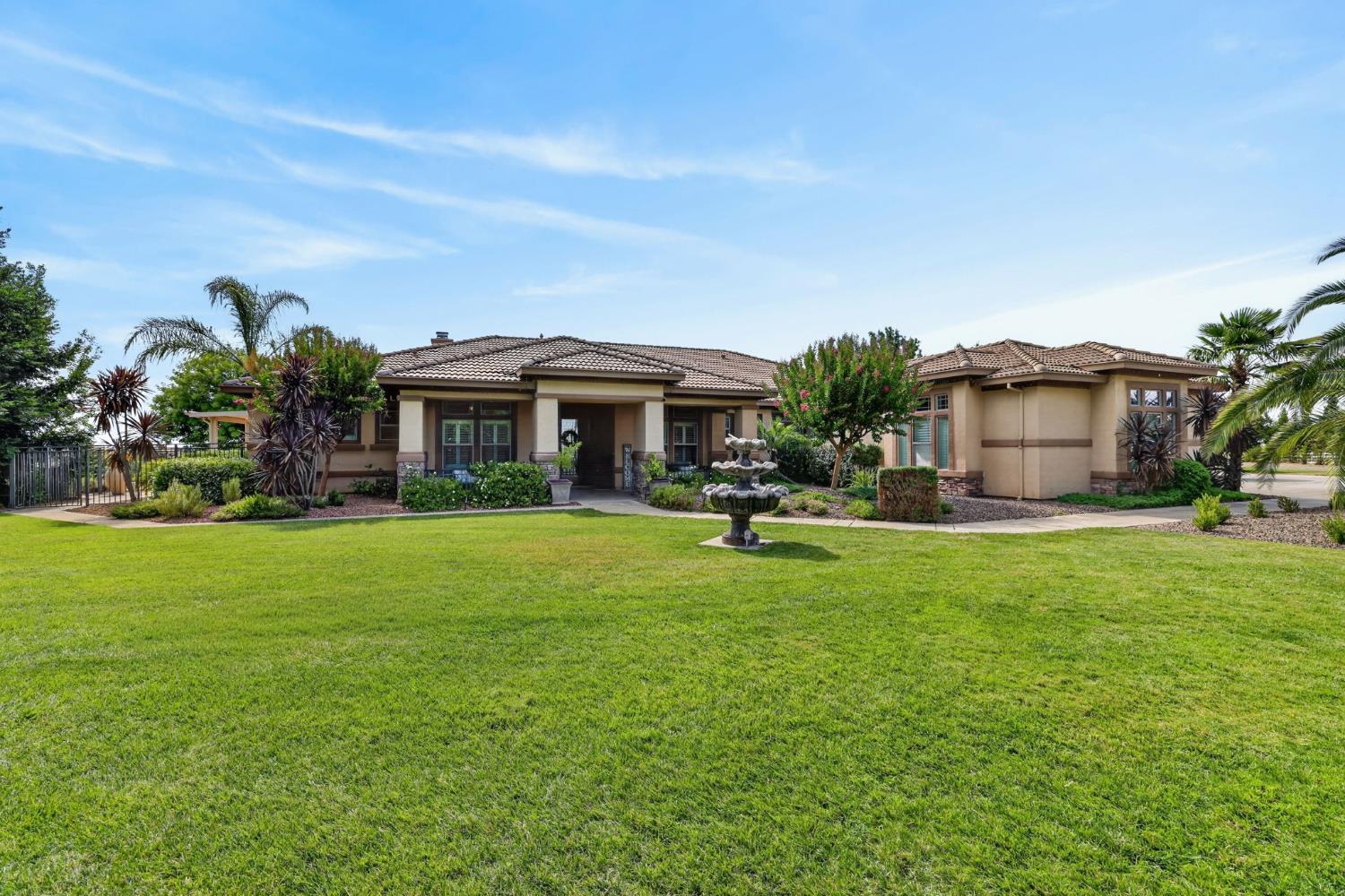 9899 Trailhead Court — photo
