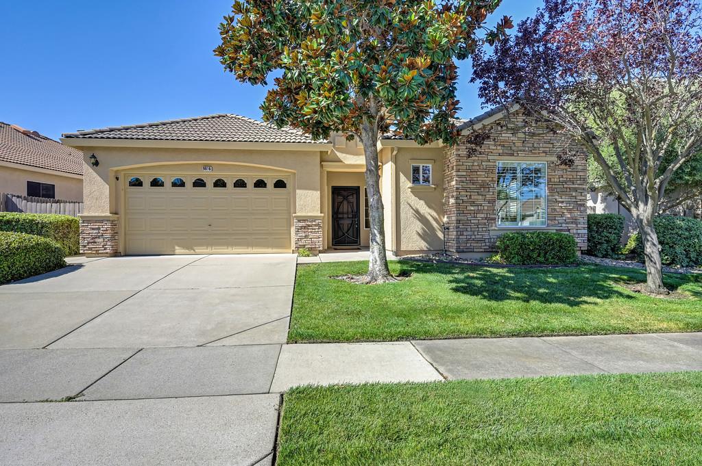 9016 Fallsmont Drive — photo
