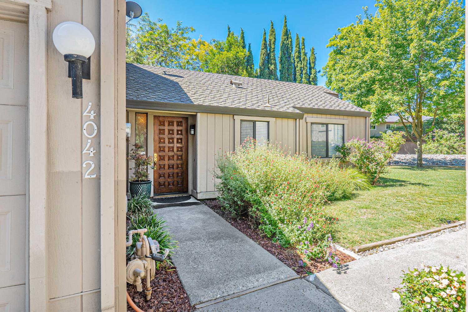 4042 Cowell Boulevard — photo