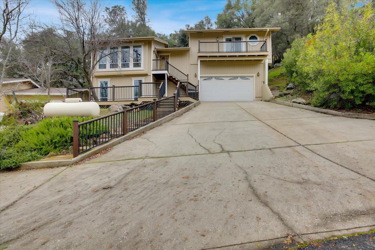 18864 Jayhawk Drive — photo