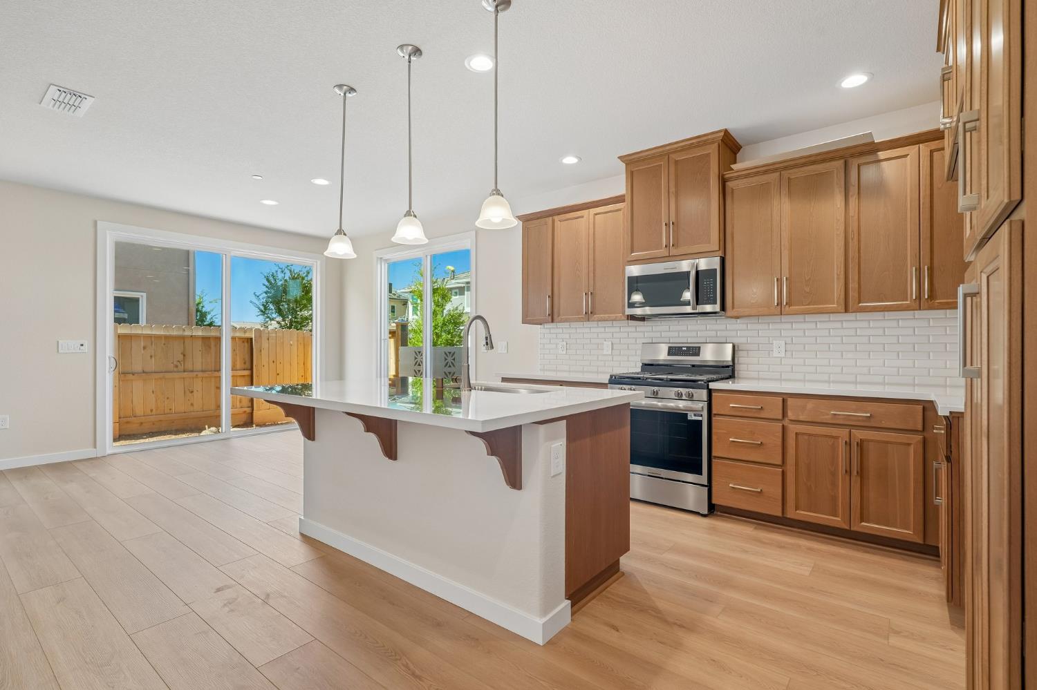 3955 Aura Way — photo