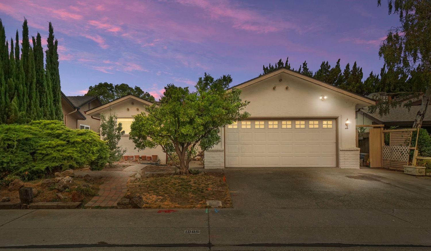 1005 Dover Drive — photo