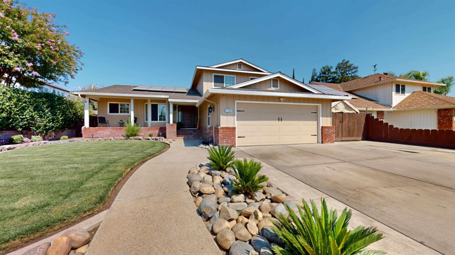 1744 Hyde Park Lane — photo