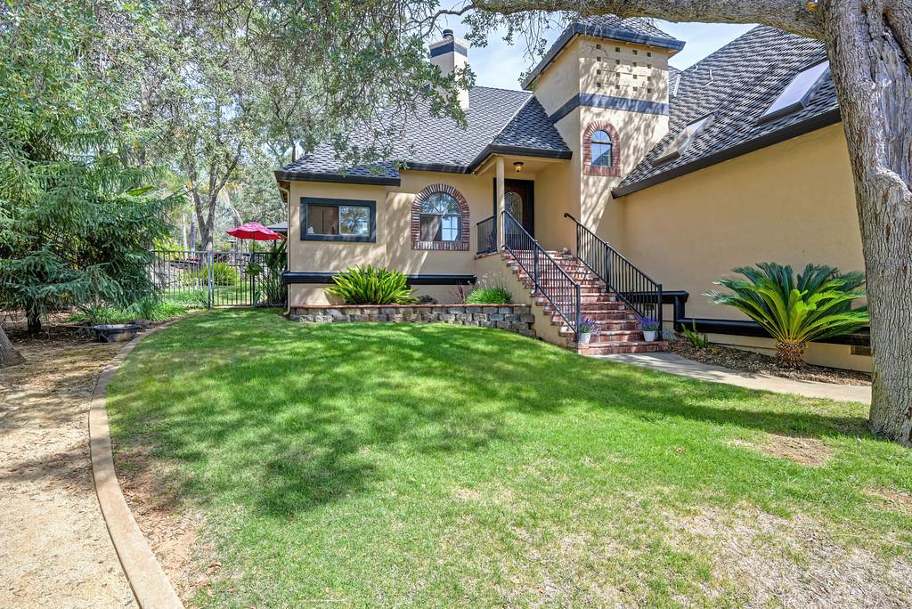 5551 Saddlehorn Road — photo