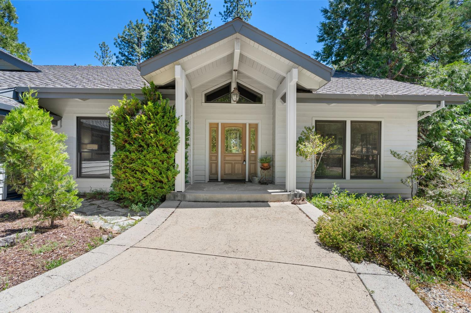 928 Bear Run, Arnold, CA 95223 — photo 2