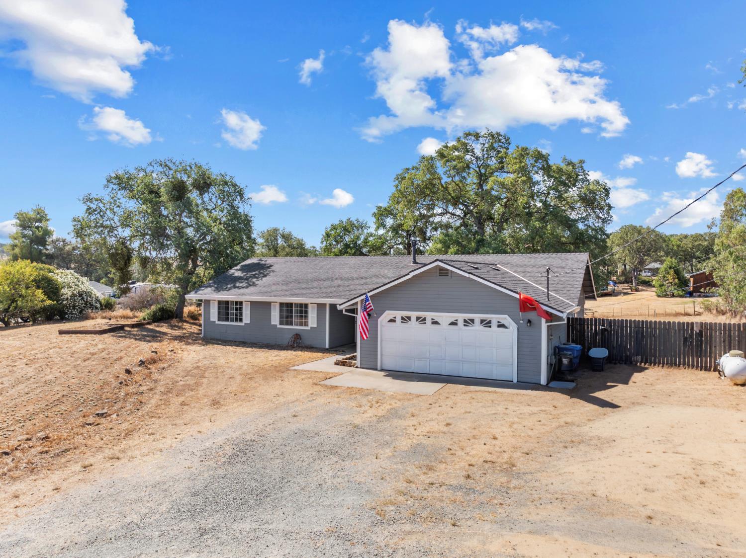 5808 Thornicroft Drive — photo