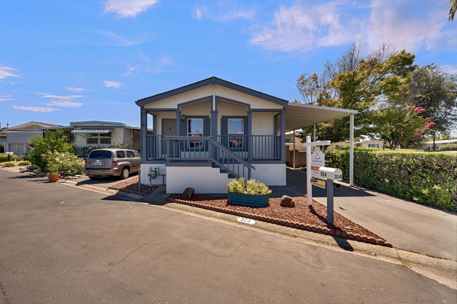 314 Sunnyhills Drive — photo