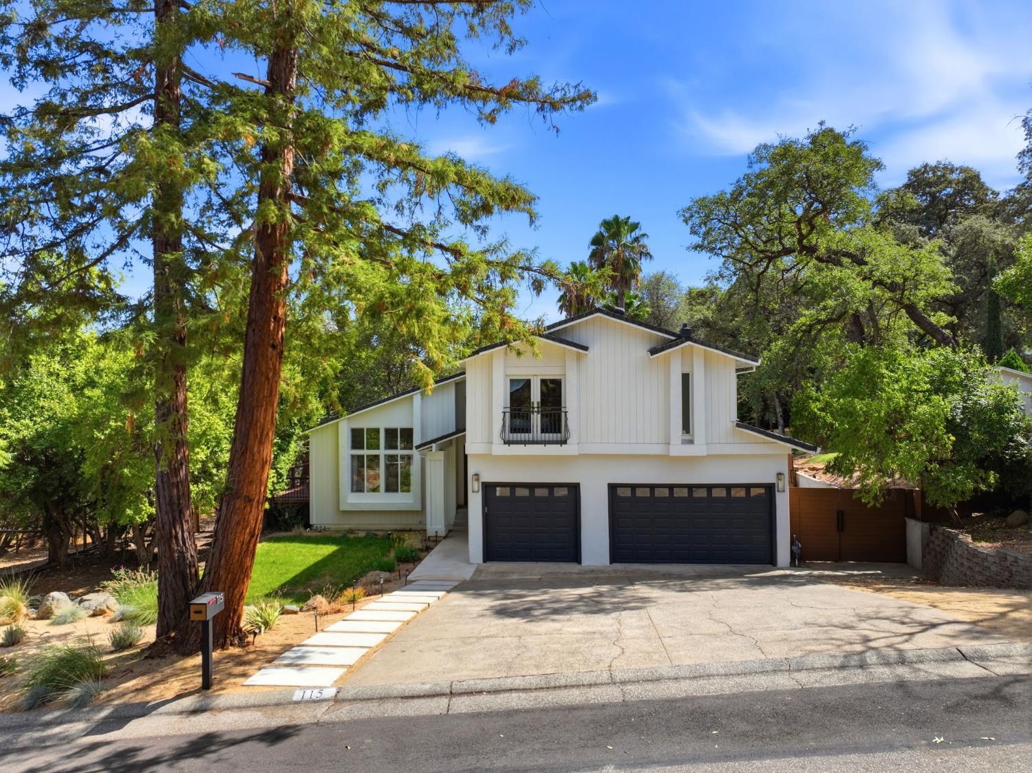 115 Hillswood Drive — photo