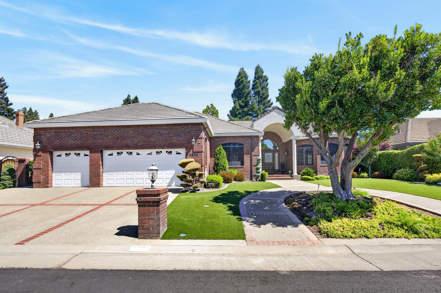 4932 Roselin Way — photo