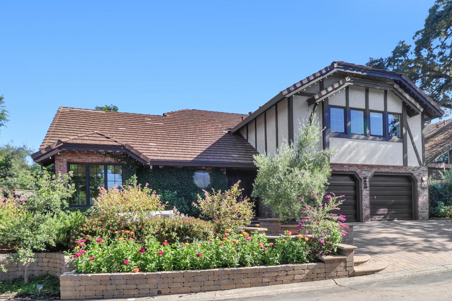 5120 N Ravine Lane — photo