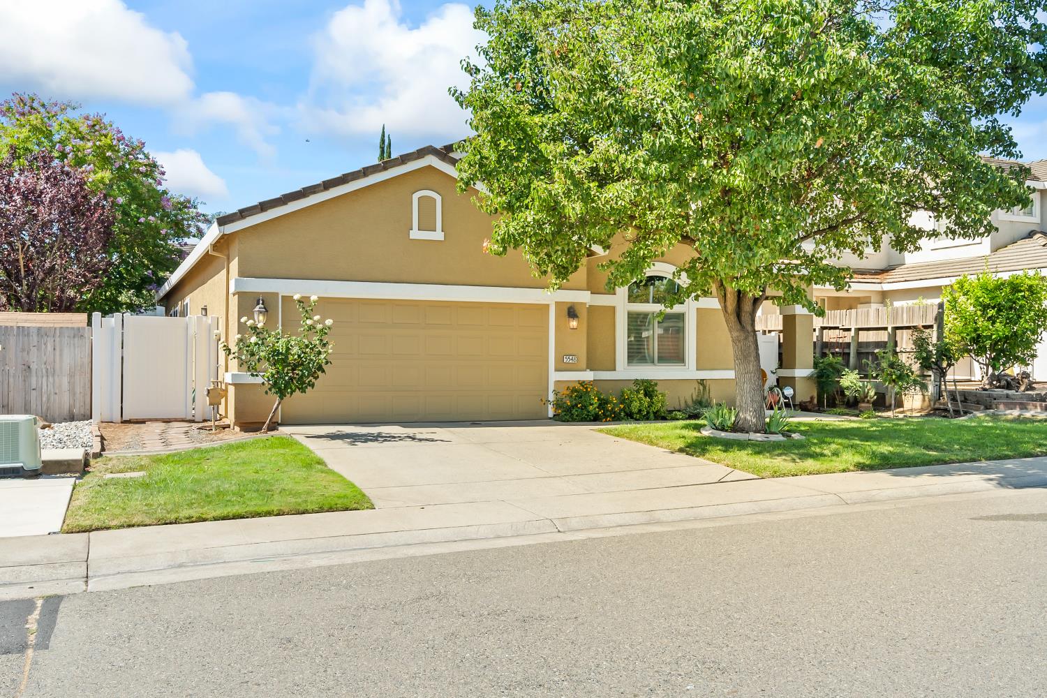 5548 Red Jasper Way — photo