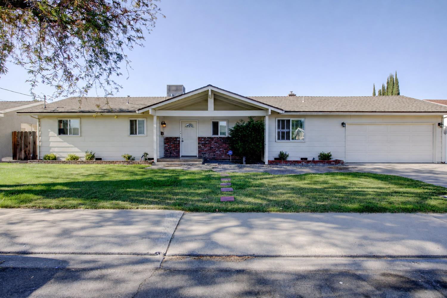 2212 Mauna Loa Drive — photo