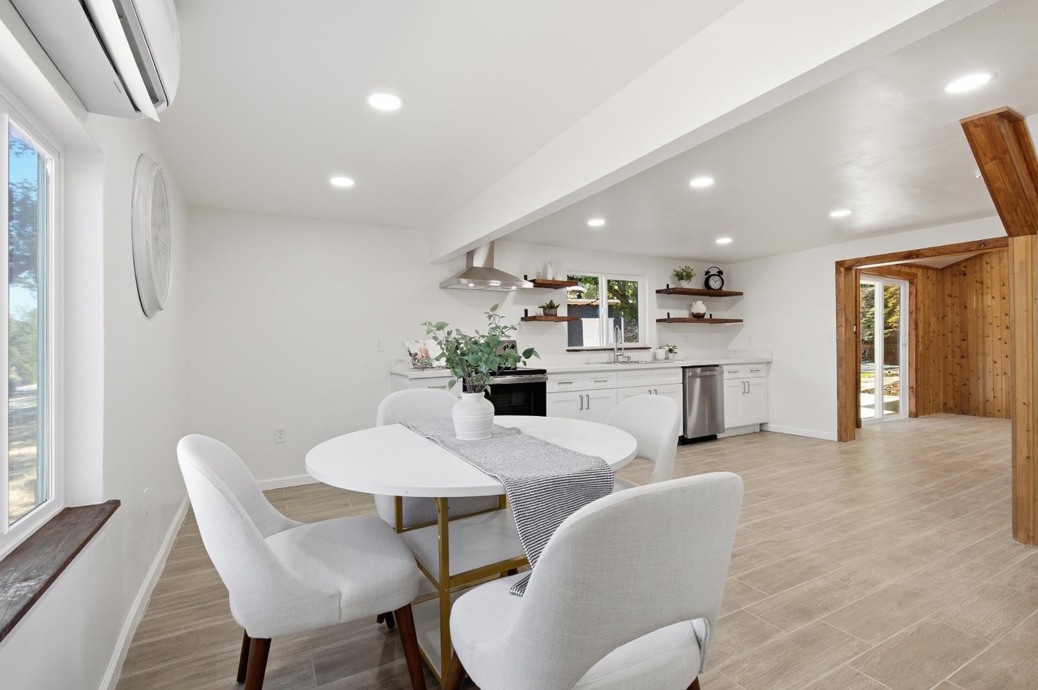 10019 Ladybird Dr — photo