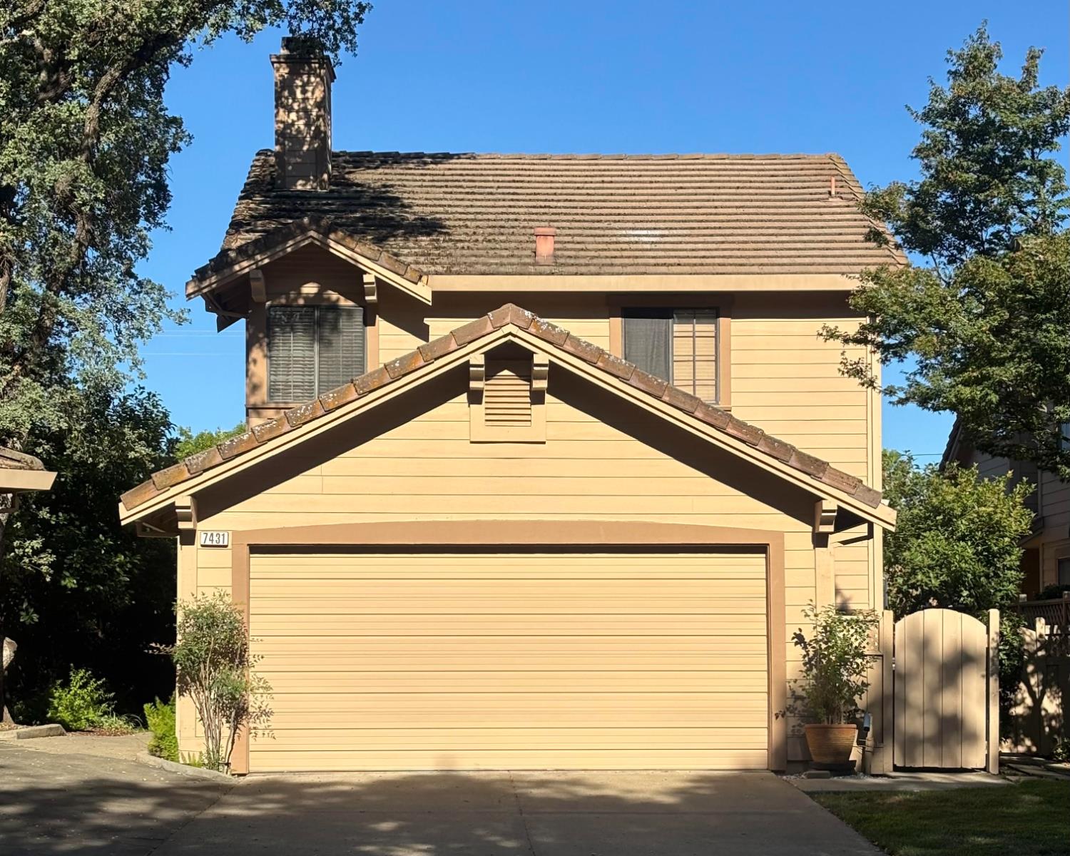7431 Black Tree Ln — photo
