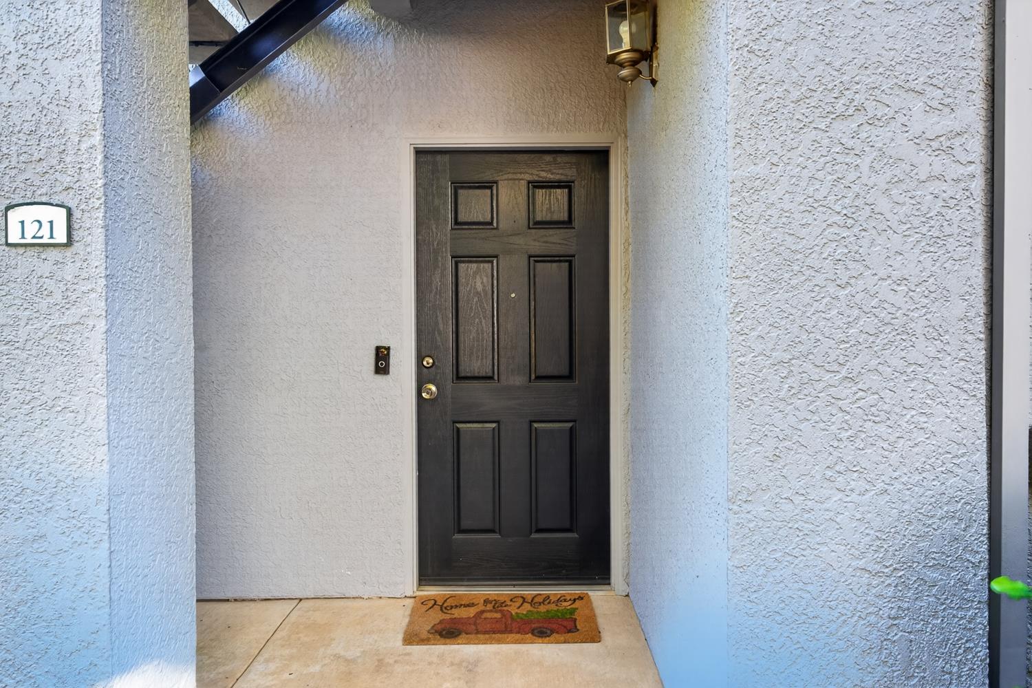 5201 Laguna Oaks Drive 121 — photo