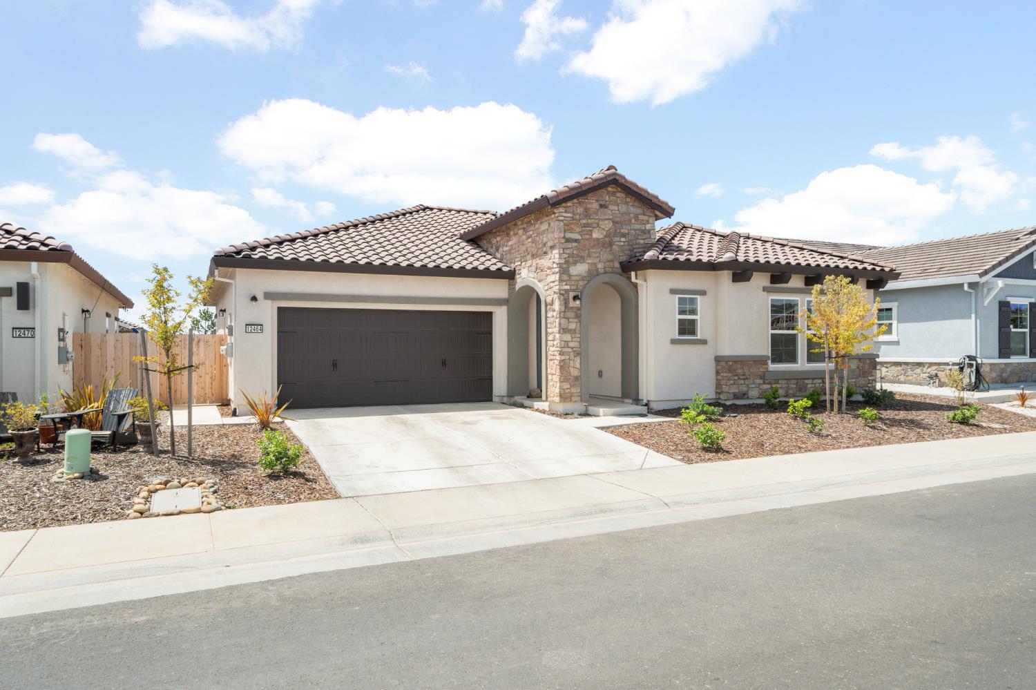 12464 Chelidon Way — photo