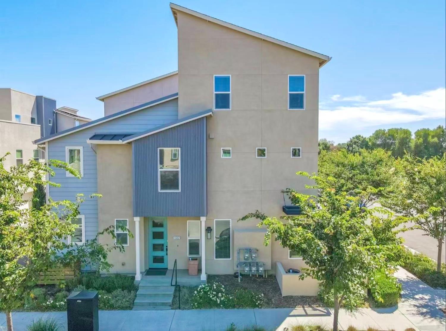1652 Vine Street — photo