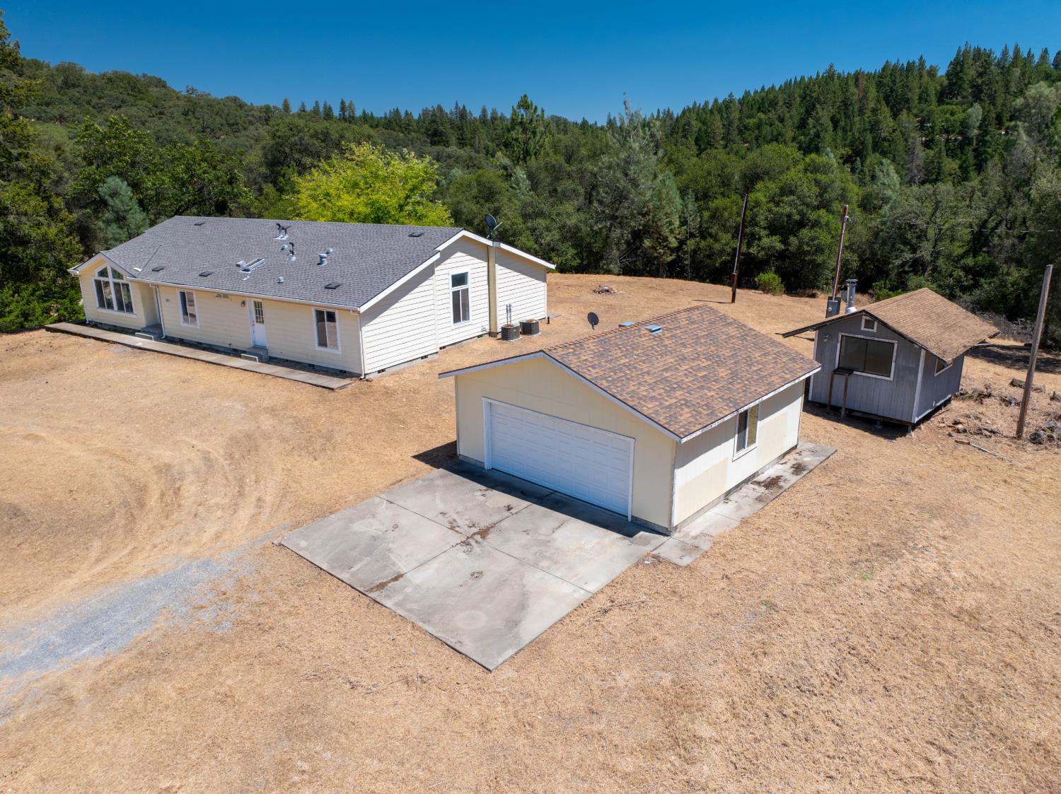 7071 Bayne Road — photo