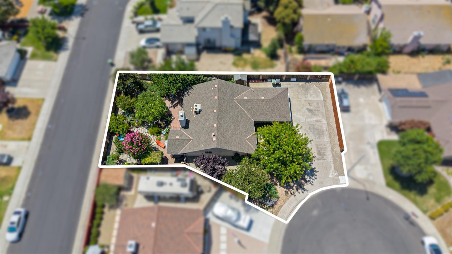 1138 Kathy Court — photo