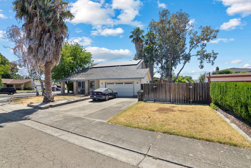 4017 Chatsworth Circle — photo