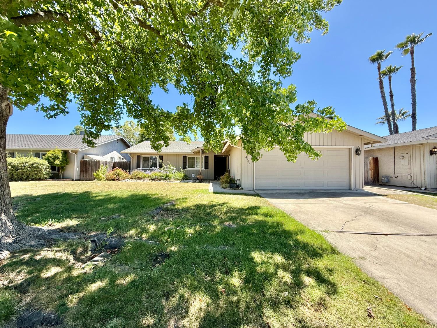 3032 NE Sleepy Hollow Drive — photo