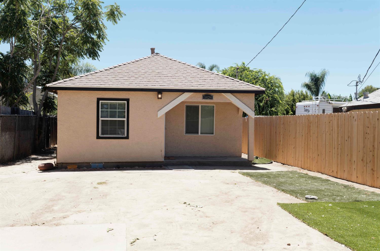 1424 Mono Drive — photo