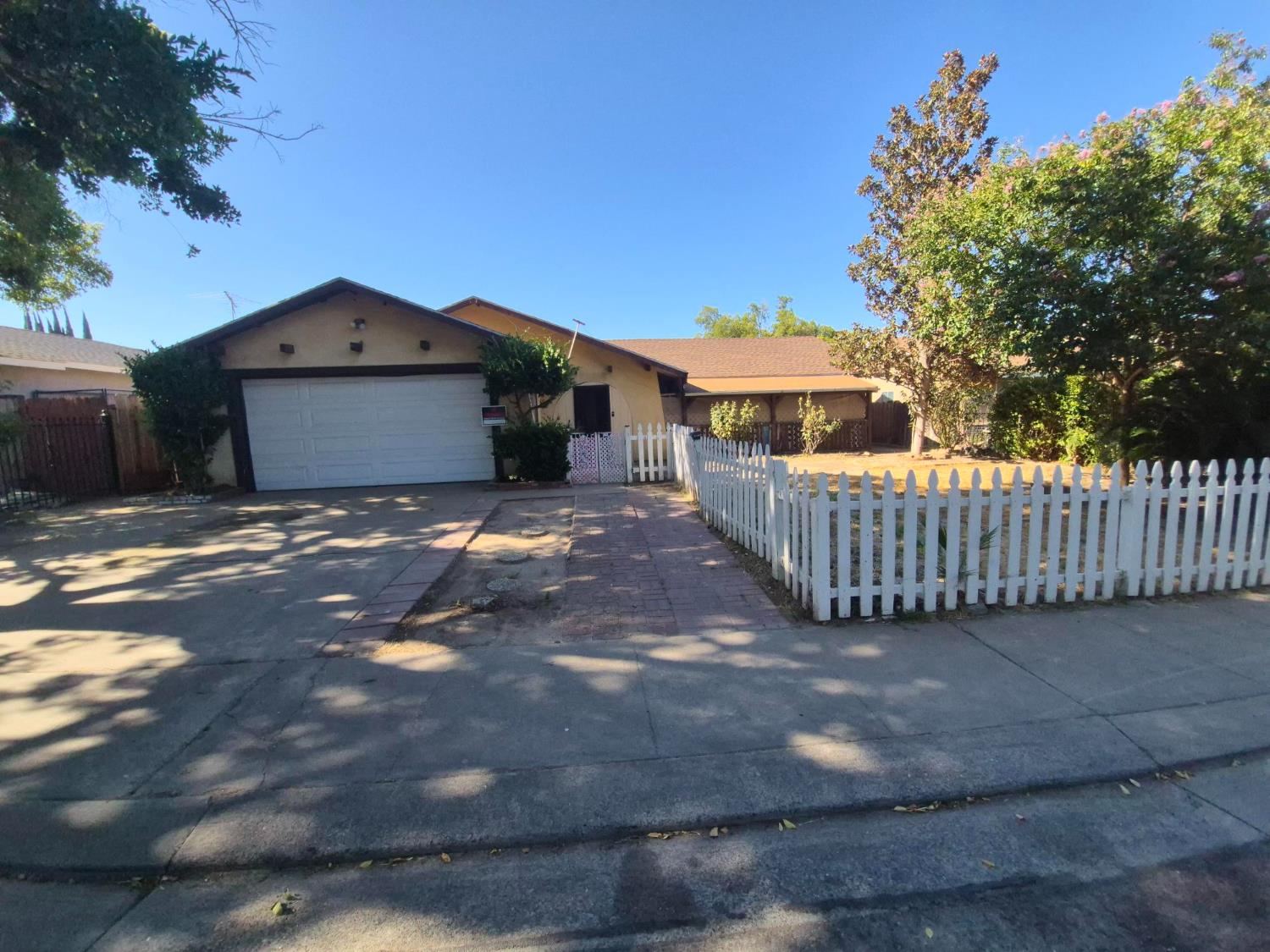 3209 Harlan Way — photo