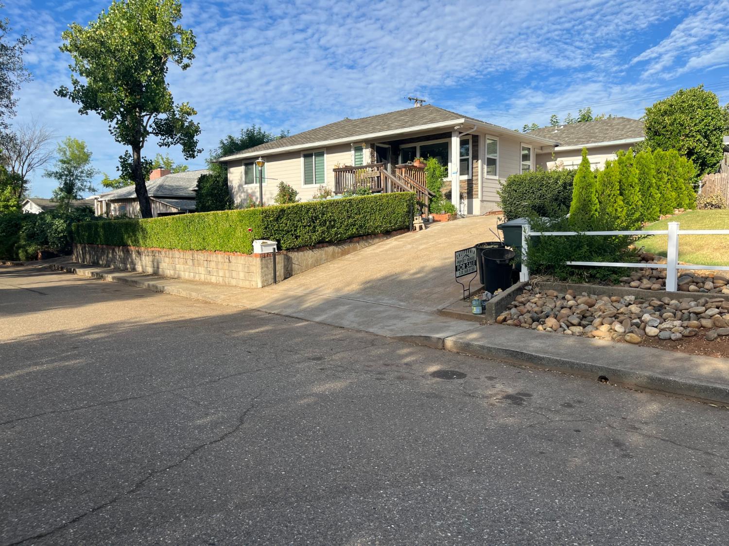 215 E Sierra View Drive — photo