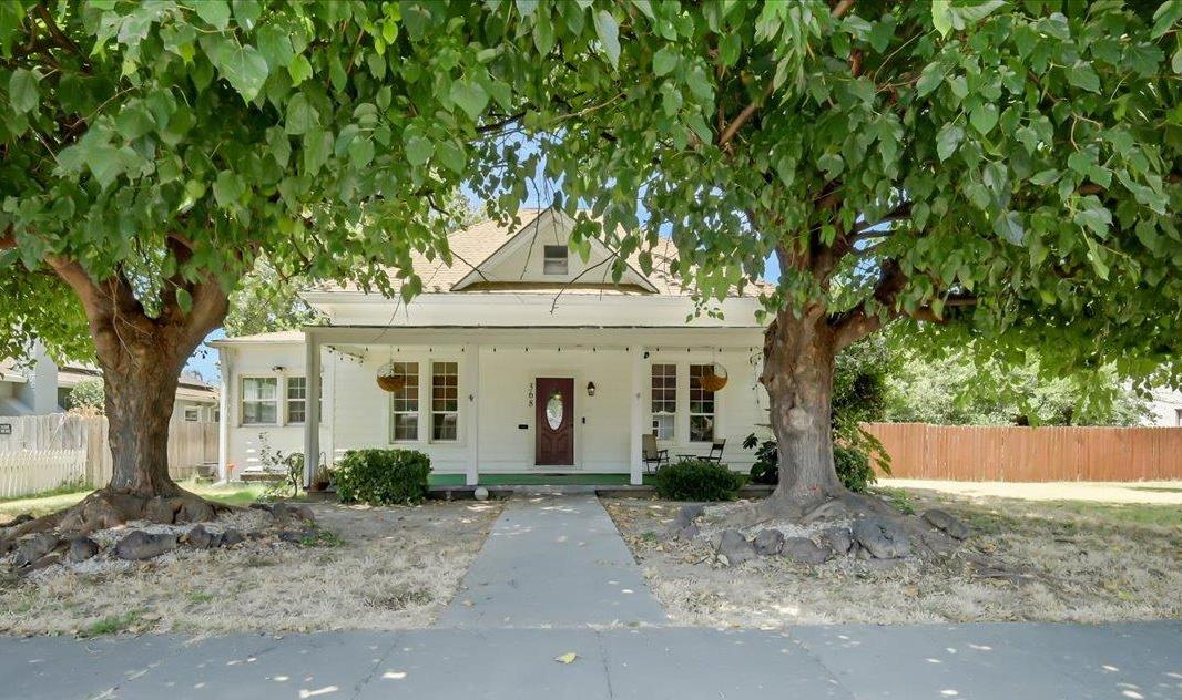 368 Robinson Avenue — photo