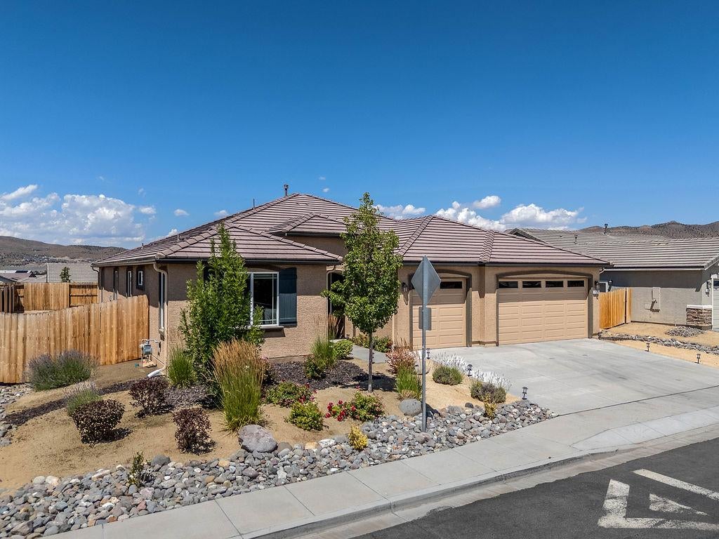 Home in Outside California, CA 89441 — photo 2