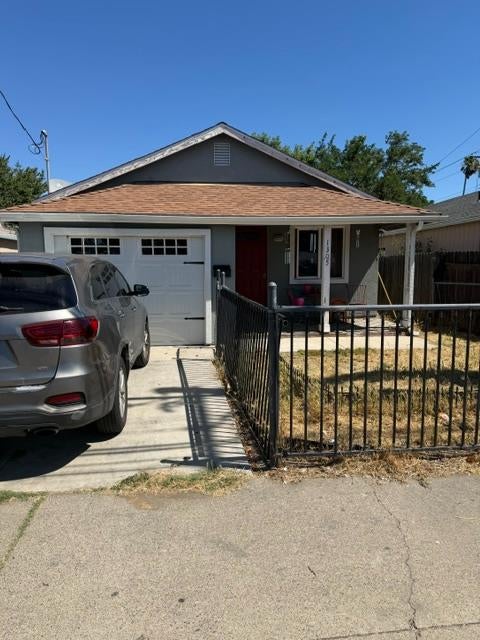 1305 Grand Avenue — photo