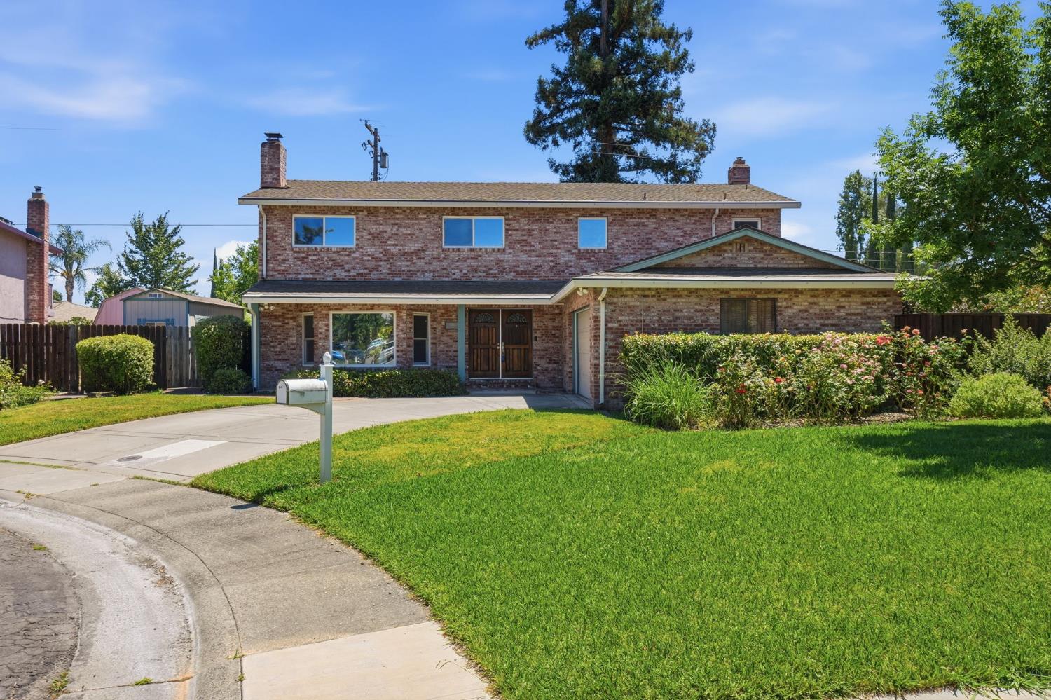 7401 Hollyhock Court — photo