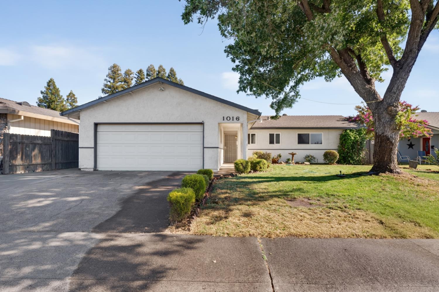 1016 Azure Court — photo