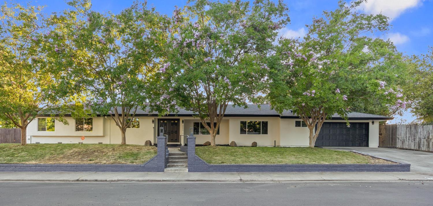 4921 Bowman Oaks Way — photo