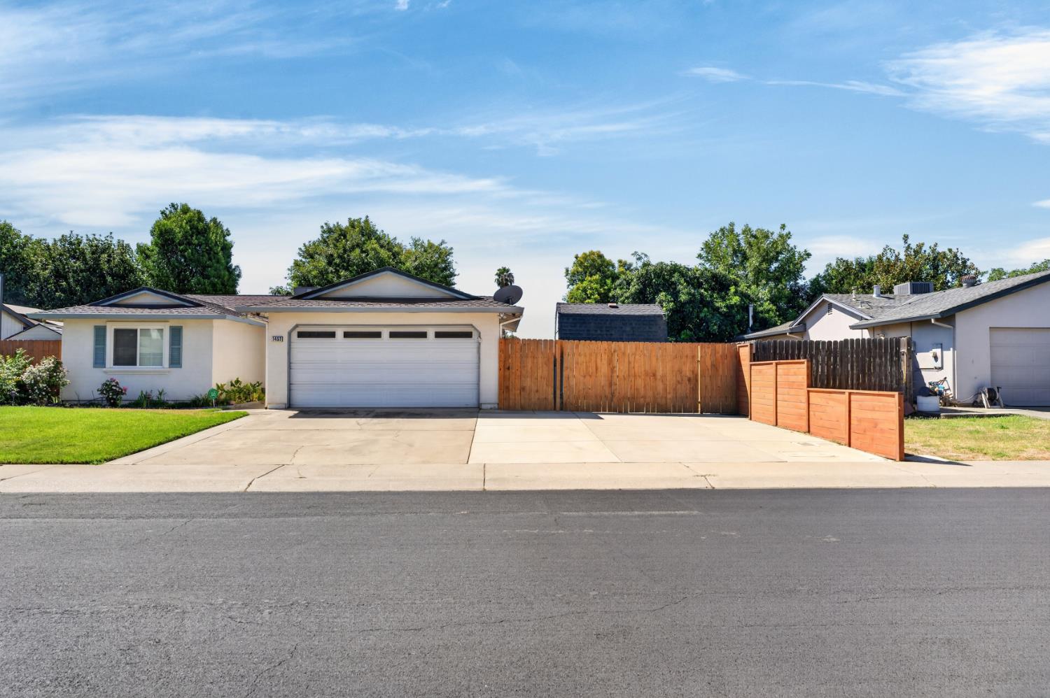 1452 Stephenson Street — photo