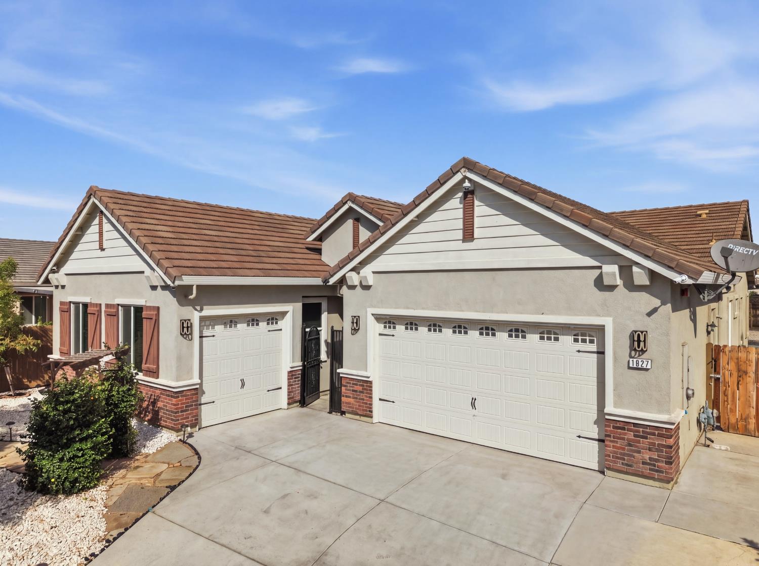 1827 Tulip Court — photo