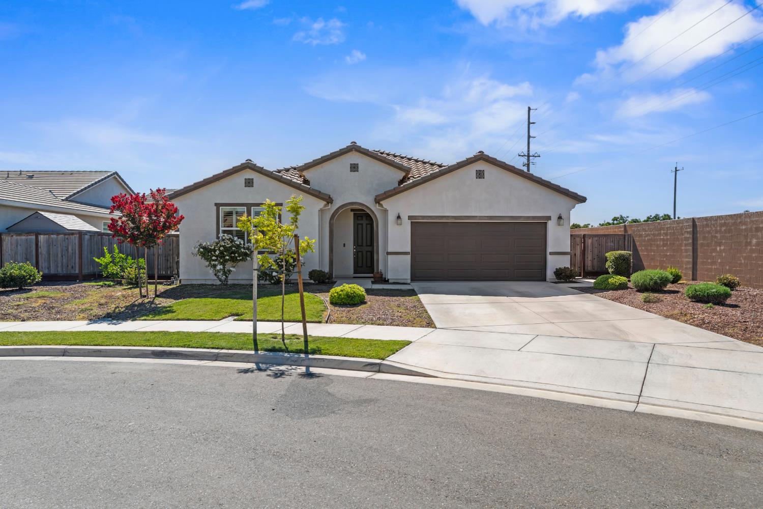 1589 Lantern Way — photo