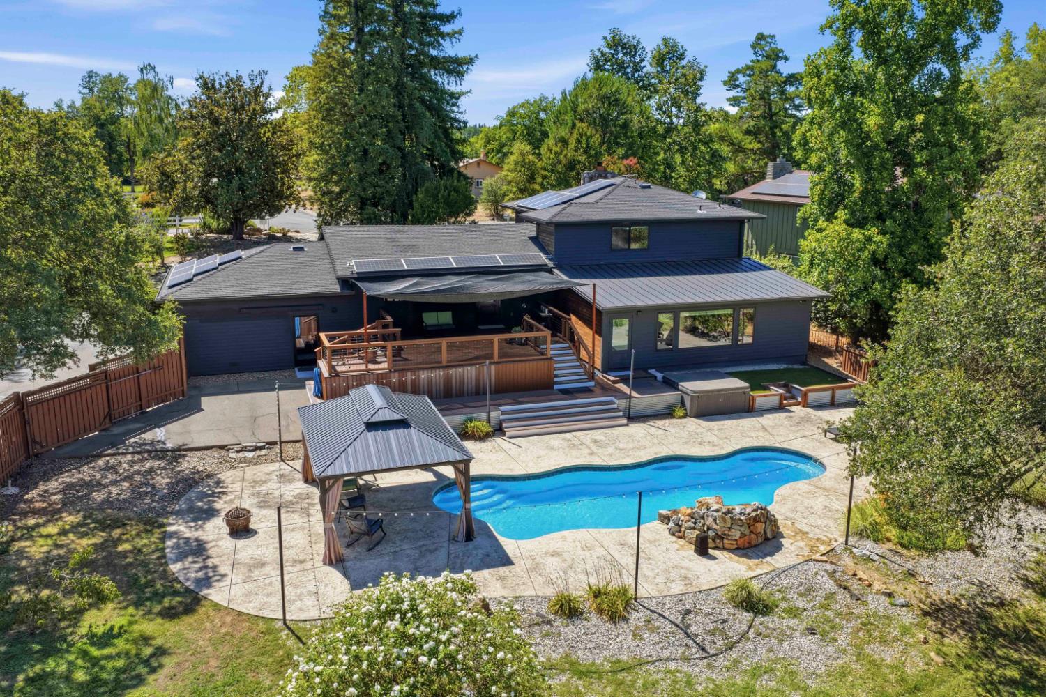 4440 Lawrence Drive — photo 2