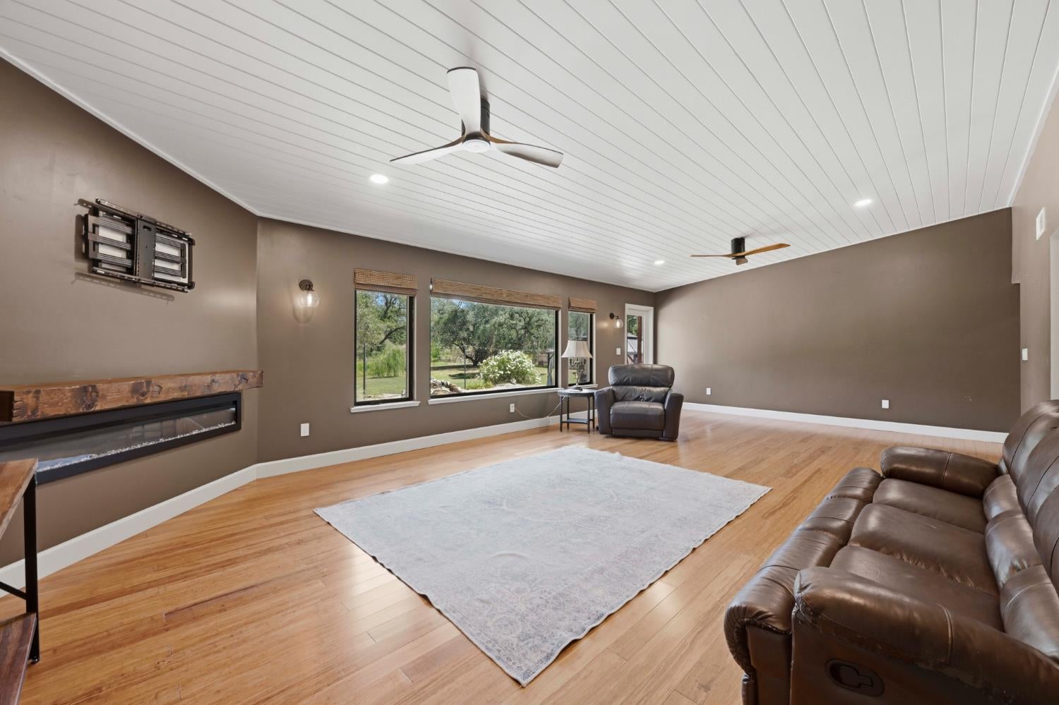 4440 Lawrence Drive — photo 3