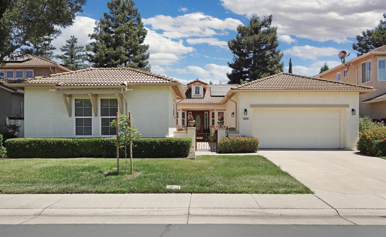 6259 Riverbank Circle — photo